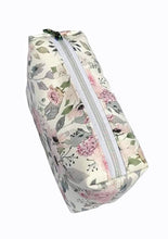 Load image into Gallery viewer, Boxy Pouch Kit - White Floral